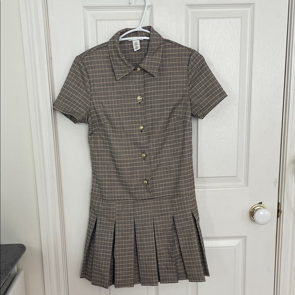 H&M Dresses & Skirts - H&M Brown and Black Plaid Short-Sleeve Pleated Mini Dress